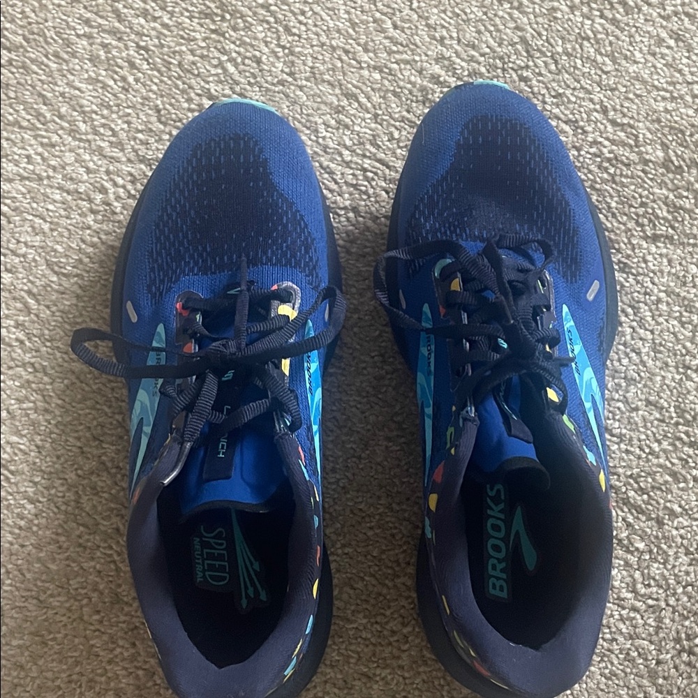 Brooks women’s Blue and Black Athletic Shoes